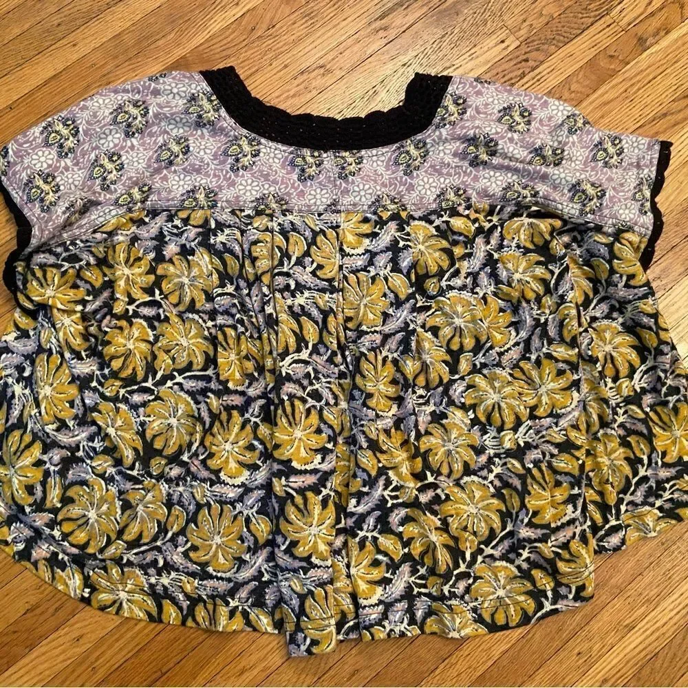 Free People Leilani Top Crochet Trim Print Cropped tee - Picture 6 of 7